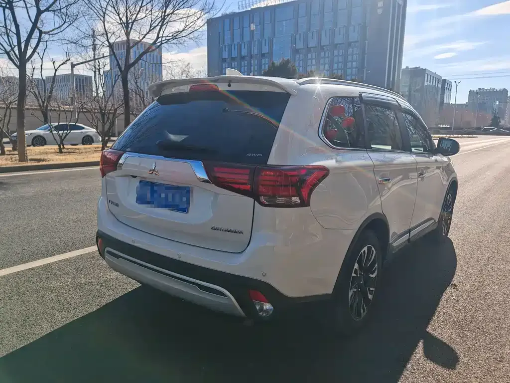 Mitsubishi Outlander 2021 из CN, фото 10