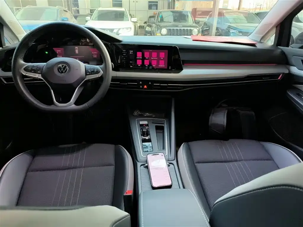 Volkswagen Golf 2024 из CN, фото 3