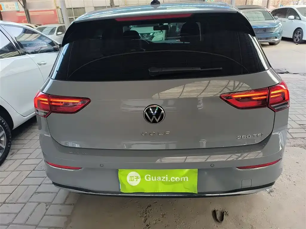 Volkswagen Golf 2024 из CN, фото 4