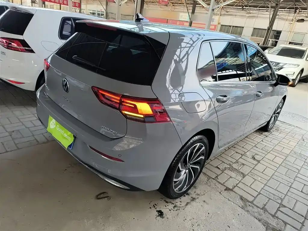 Volkswagen Golf 2024 из CN, фото 8