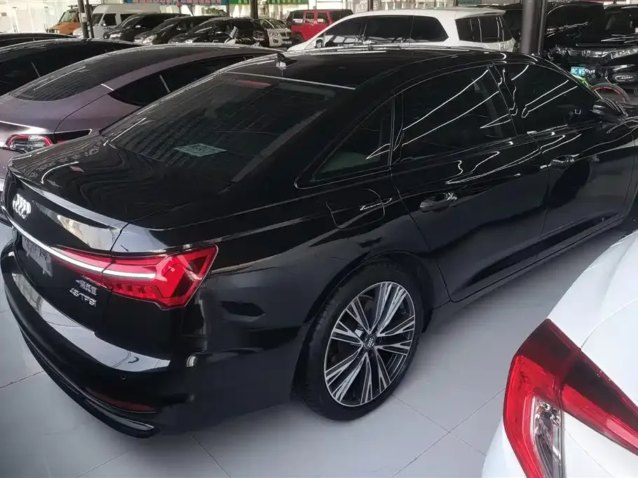 Audi A6L 2021 из CN, фото 6