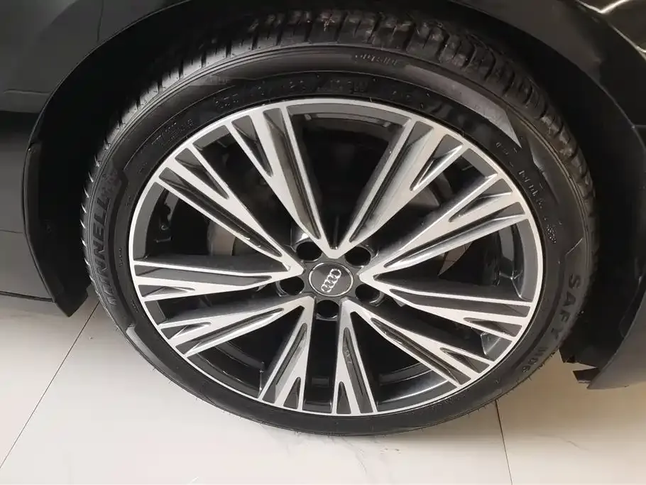 Audi A6L 2021 из CN, фото 2