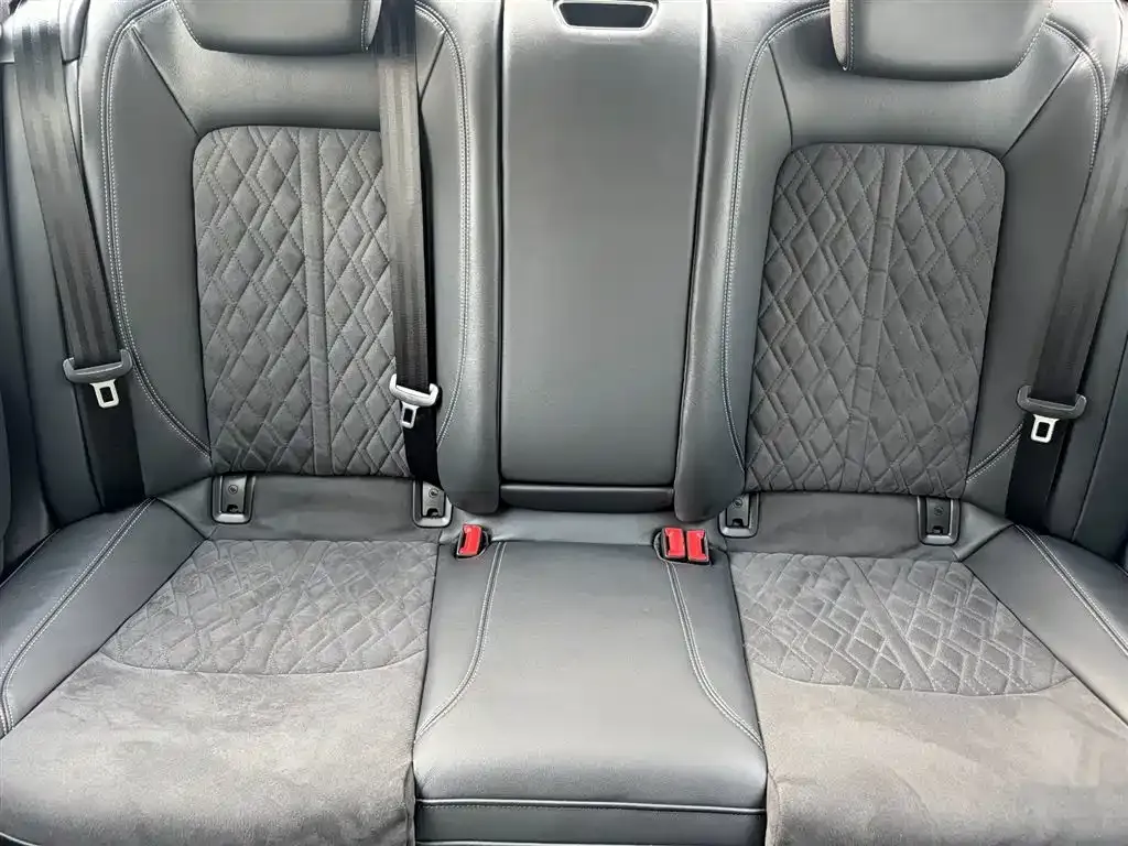 Audi A6L 2024 из CN, фото 4