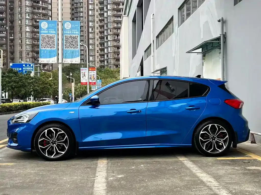 Ford Focus 2021 из CN, фото 10