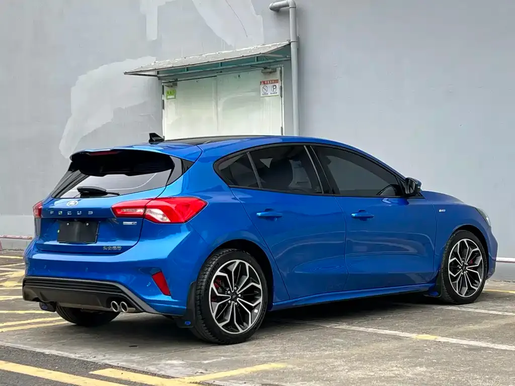 Ford Focus 2021 из CN, фото 4