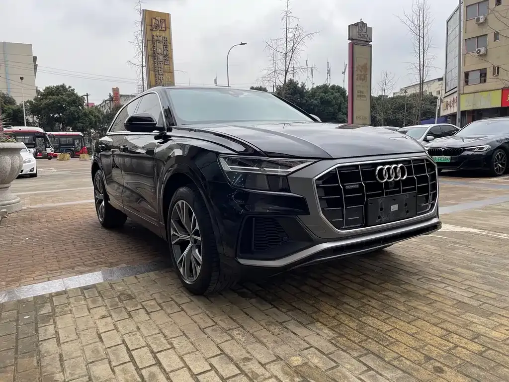 Audi Q8 2021 из CN, фото 8