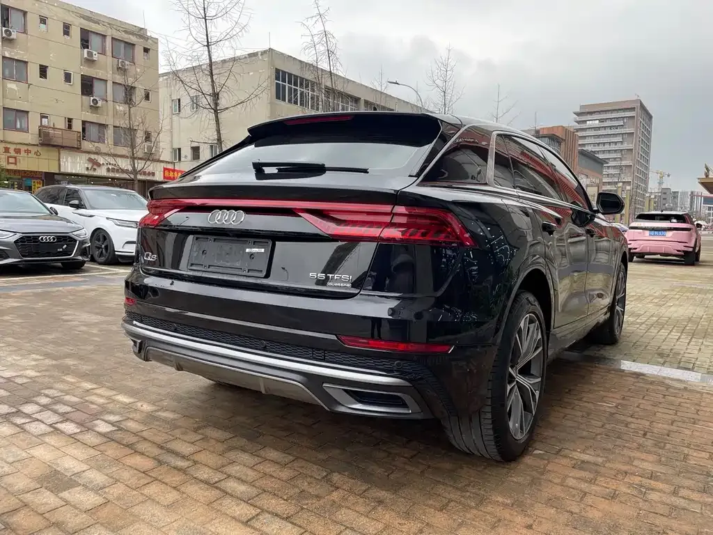 Audi Q8 2021 из CN, фото 7
