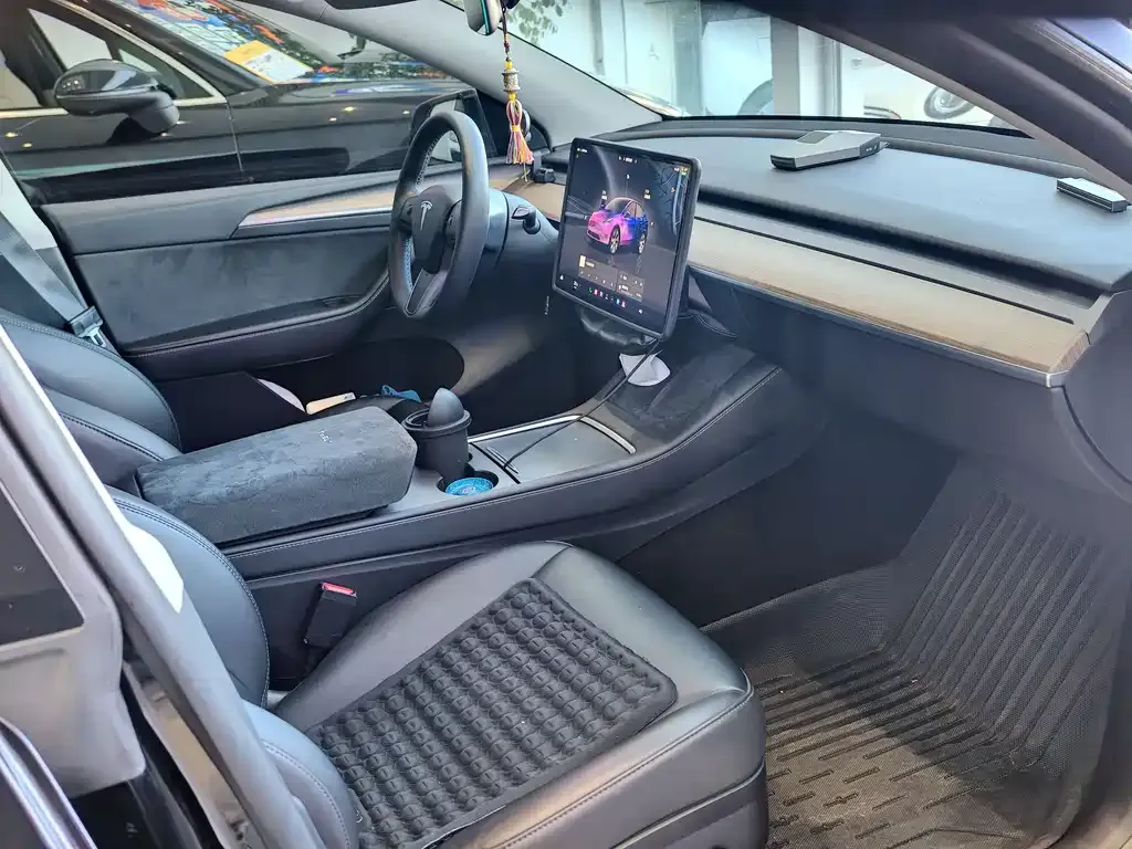 Tesla Model Y 2023 из CN, фото 7