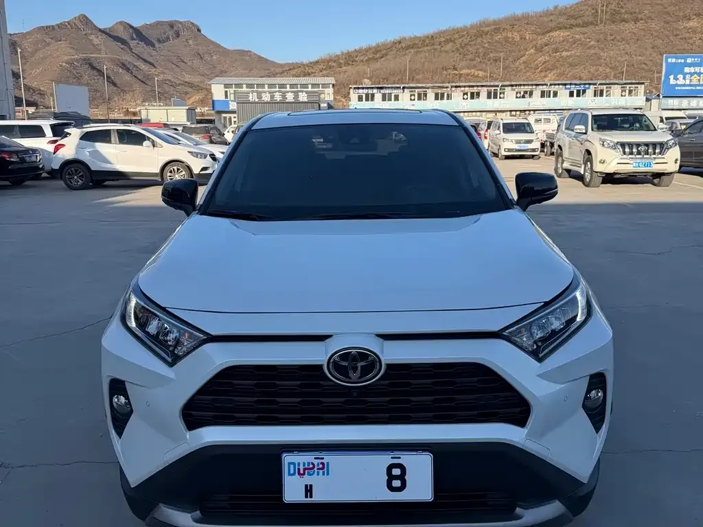 Toyota RAV4 2022 из CN, фото 4