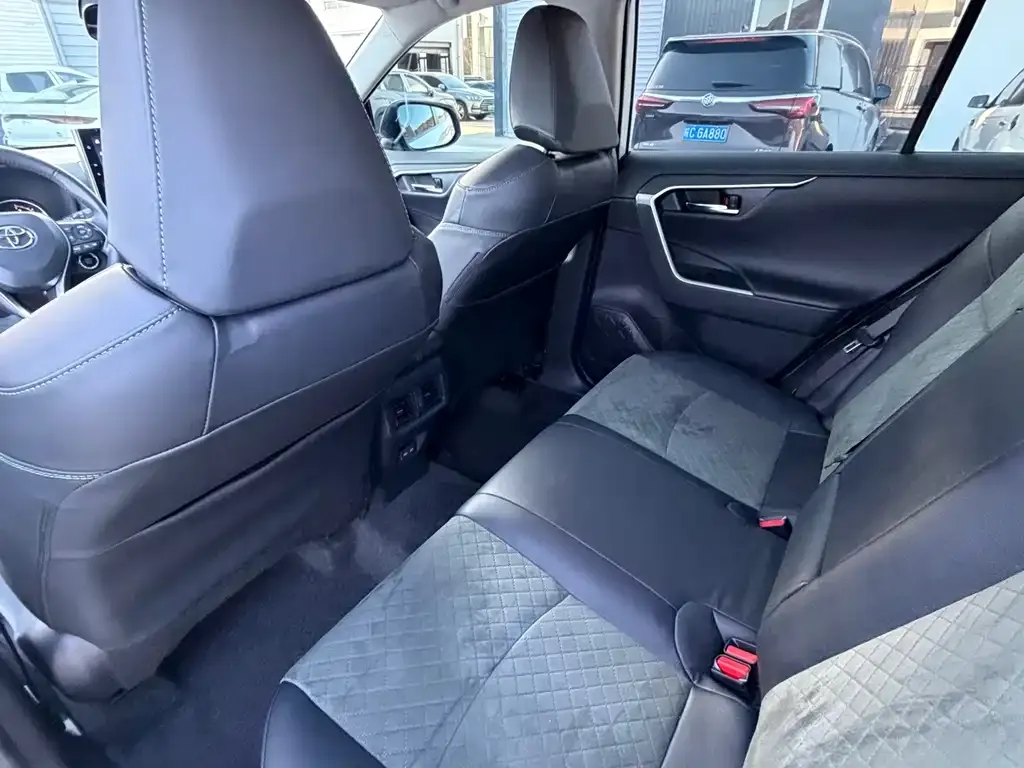 Toyota RAV4 2022 из CN, фото 9