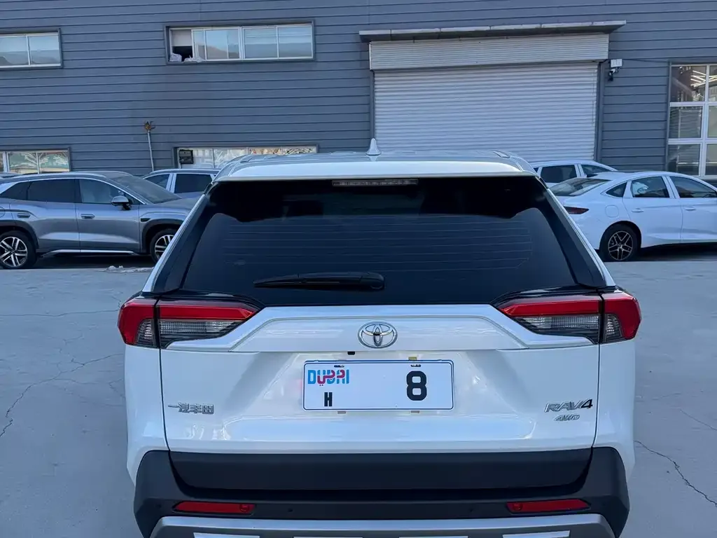 Toyota RAV4 2022 из CN, фото 3