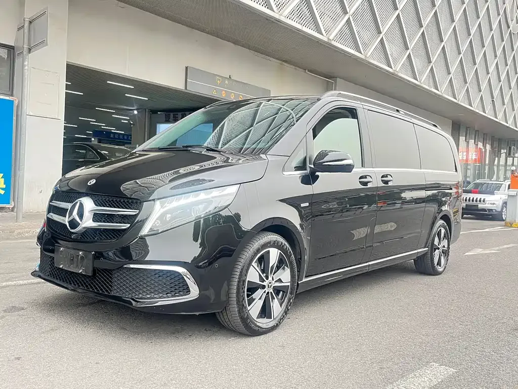 Mercedes-Benz V-Class 2023 из CN, фото 1