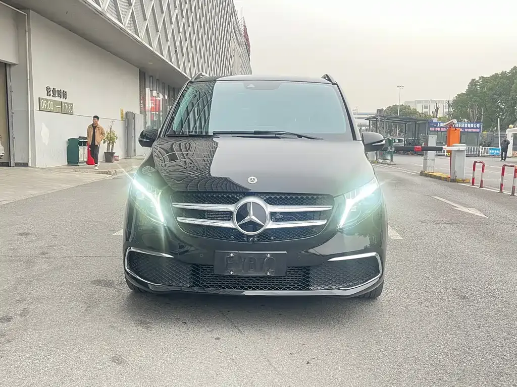 Mercedes-Benz V-Class 2023 из CN, фото 8