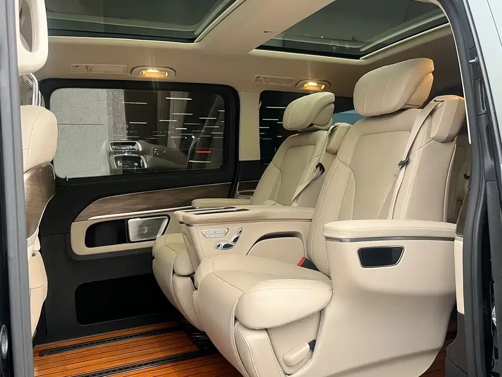 Mercedes-Benz V-Class 2023 из CN, фото 9