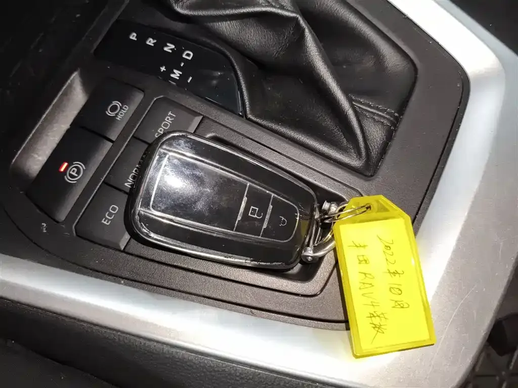 Toyota RAV4 2022 из CN, фото 10