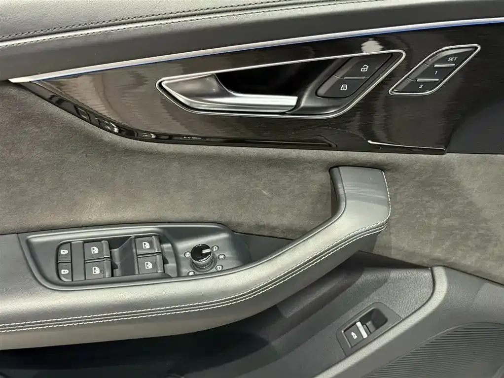 Audi Q8 2021 из CN, фото 5