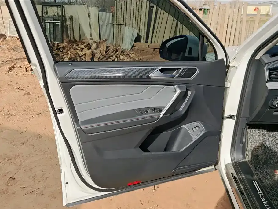Volkswagen Tiguan L 2021 из CN, фото 3