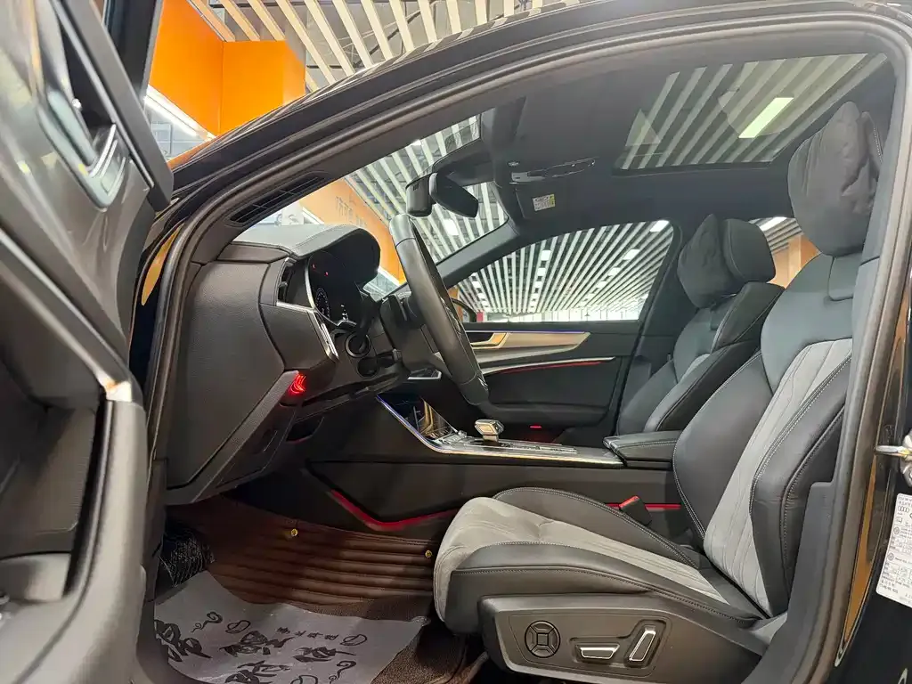 Audi A6L 2024 из CN, фото 5