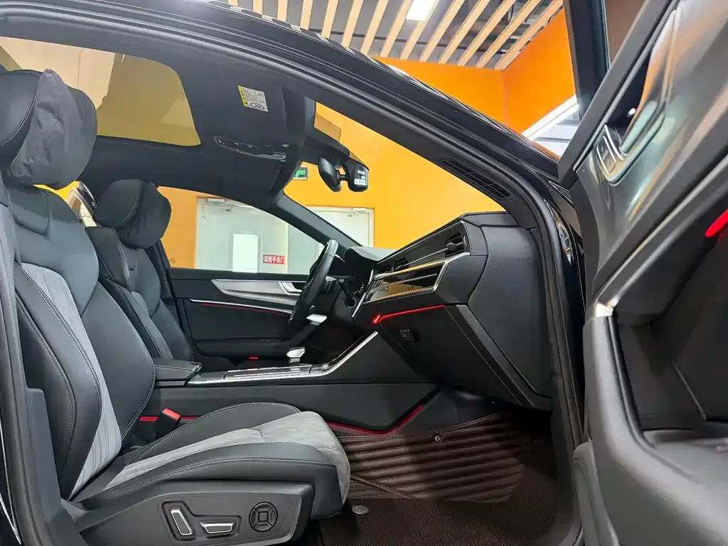 Audi A6L 2024 из CN, фото 4