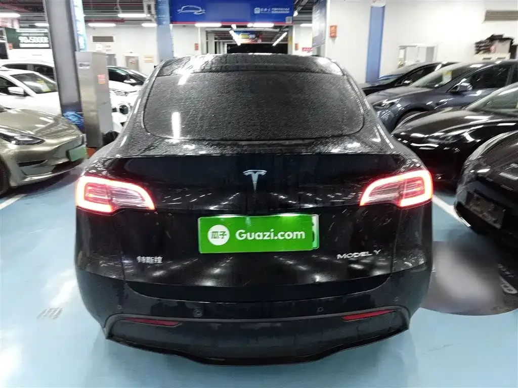 Tesla Model Y 2023 из CN, фото 2