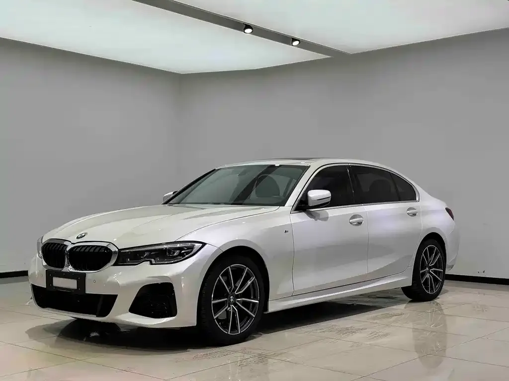 BMW 3 Series 2022 из CN, фото 1