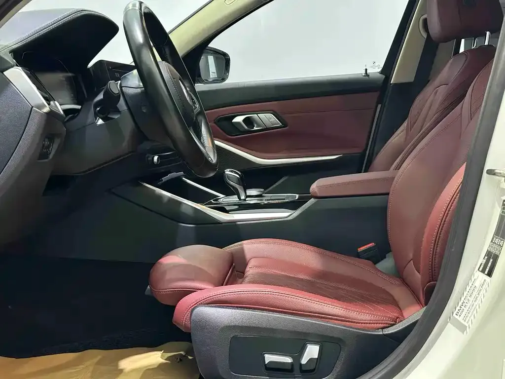 BMW 3 Series 2022 из CN, фото 9