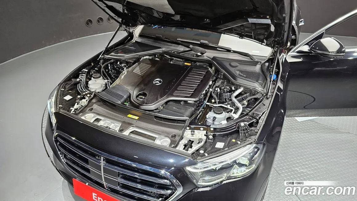 Mercedes-Benz E-Class 2024 из KR, фото 2