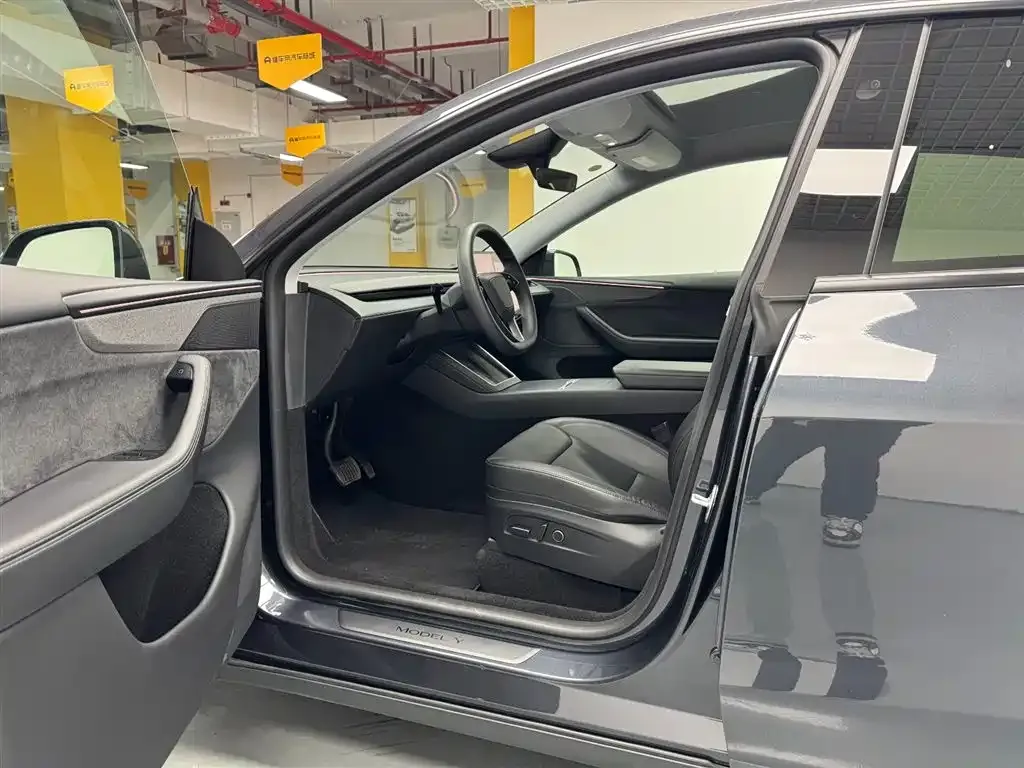 Tesla Model Y 2025 из CN, фото 5