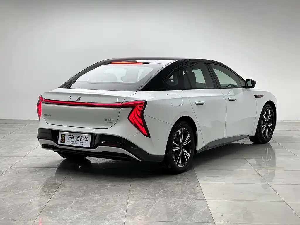 Hongqi EH7 2024 из CN, фото 6