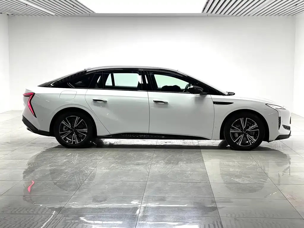 Hongqi EH7 2024 из CN, фото 7