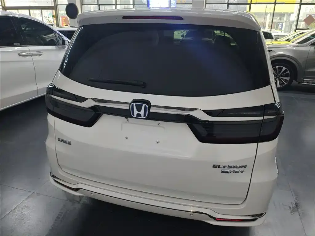 Honda Elysion 2023 из CN, фото 2