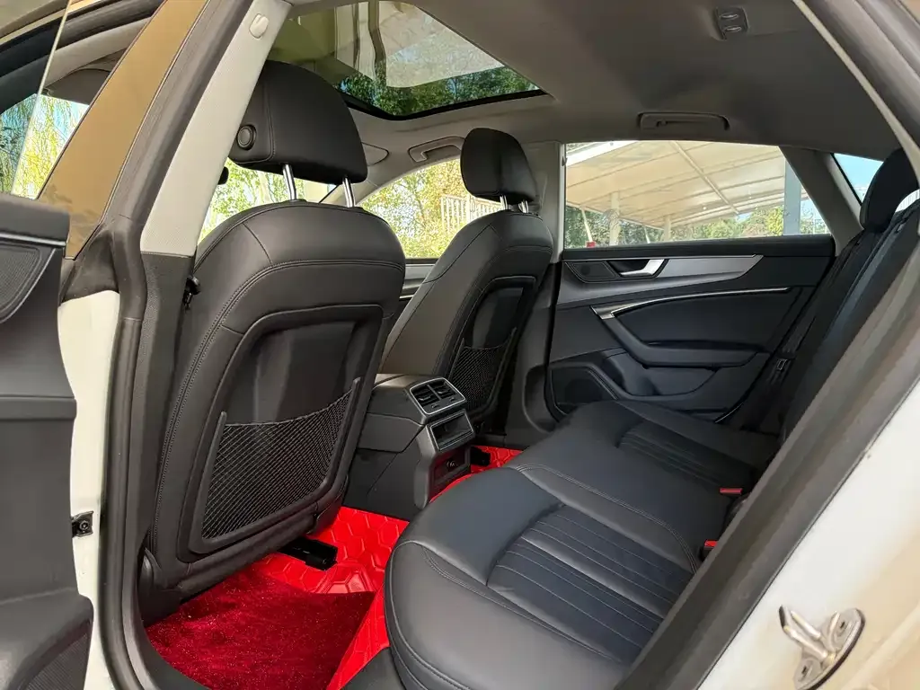 Audi A7 2021 из CN, фото 8