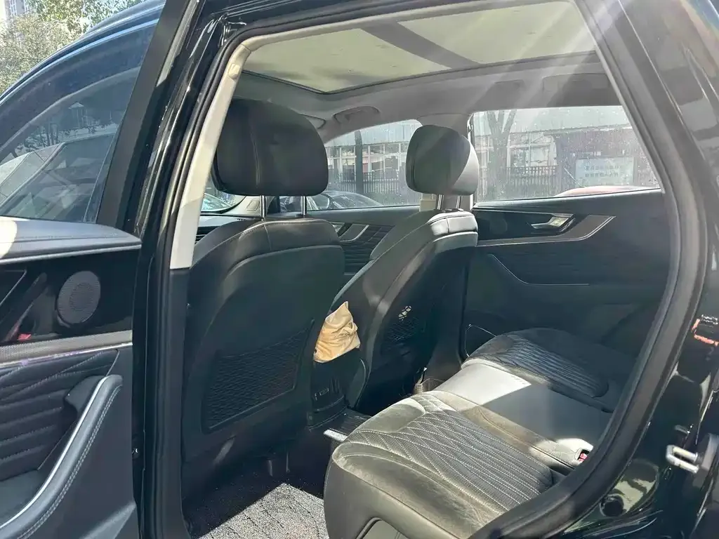 Hongqi HS5 2023 из CN, фото 4