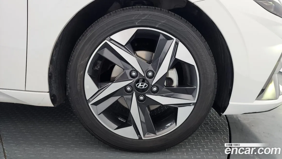 Hyundai AVANTE 2023 из KR, фото 2