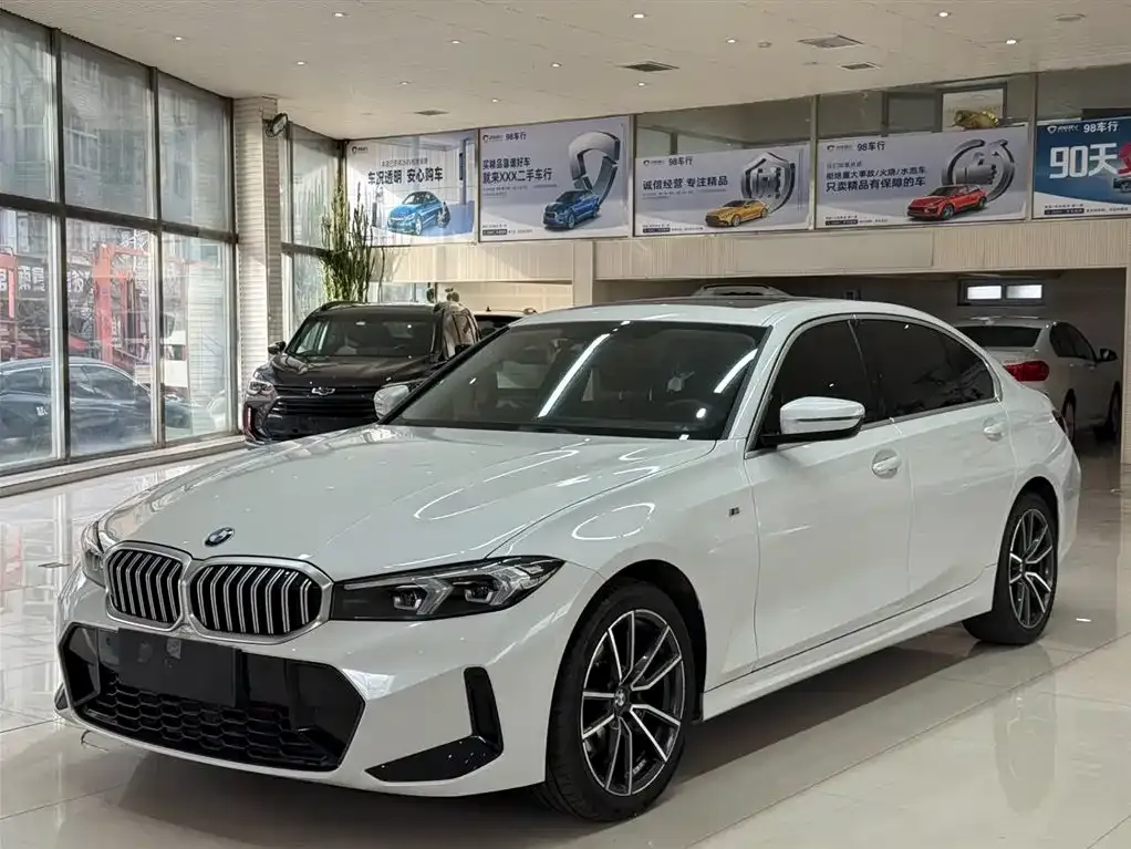 BMW 3 Series 2022 из CN, фото 1