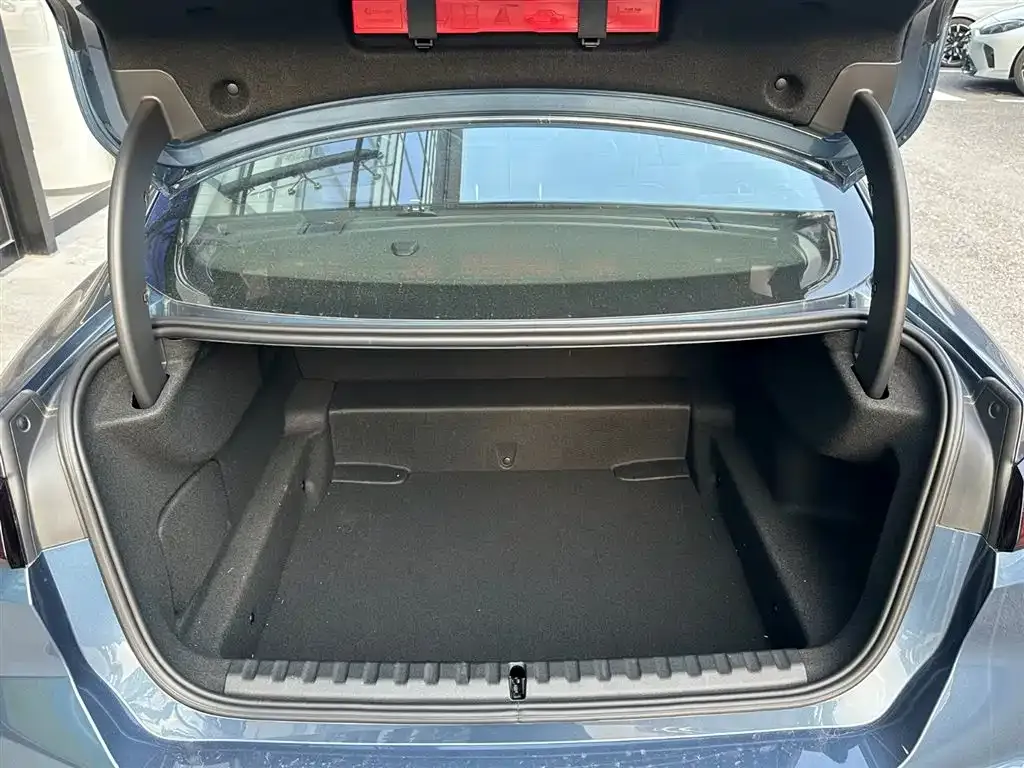 BMW 2 Series 2025 из CN, фото 3