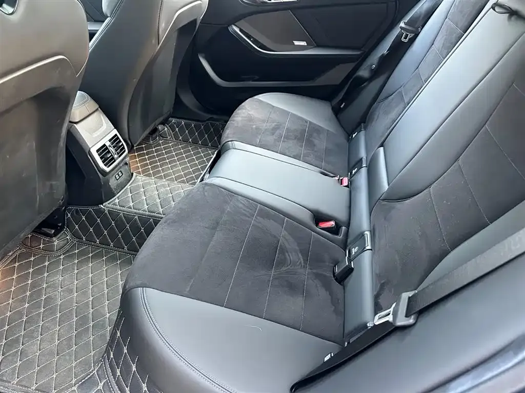 BMW 2 Series 2025 из CN, фото 6