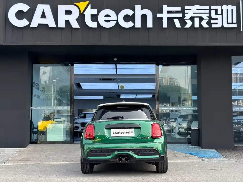 MINI Cooper (3-door) 2024 из CN, фото 2