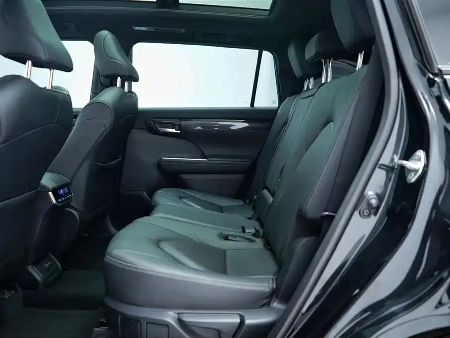 Toyota Crown Kluger 2021 из CN, фото 5