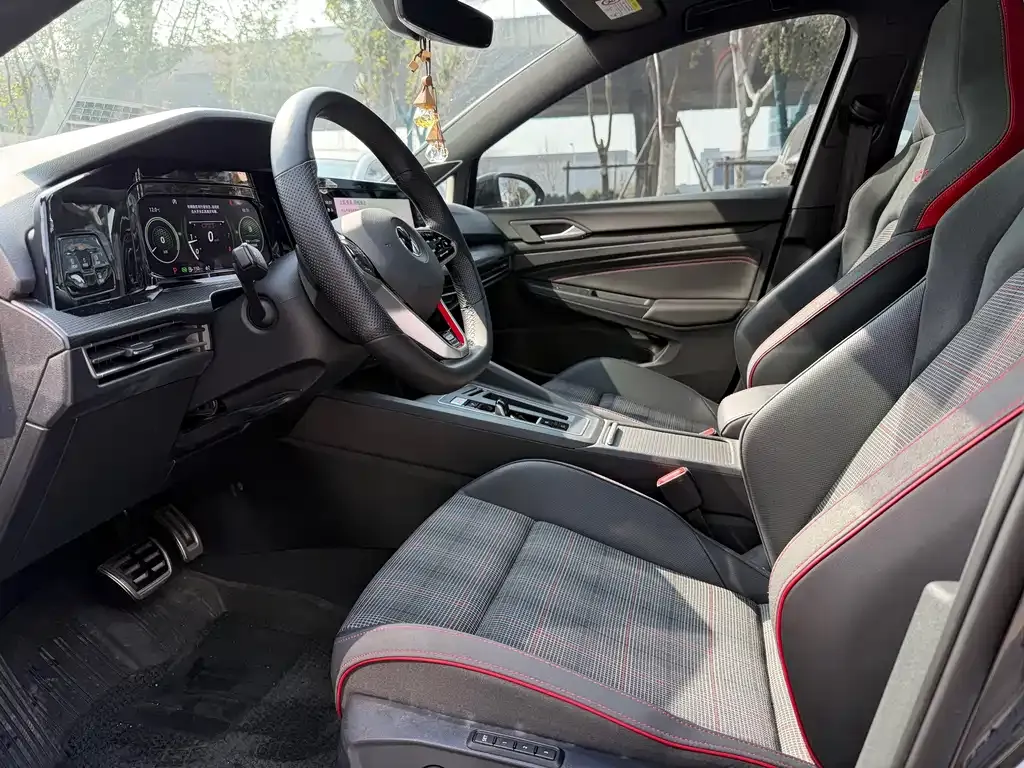 Volkswagen Golf GTI 2023 из CN, фото 8