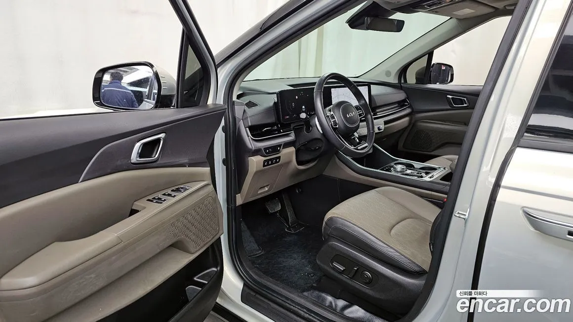 Kia Carnival — фото 10