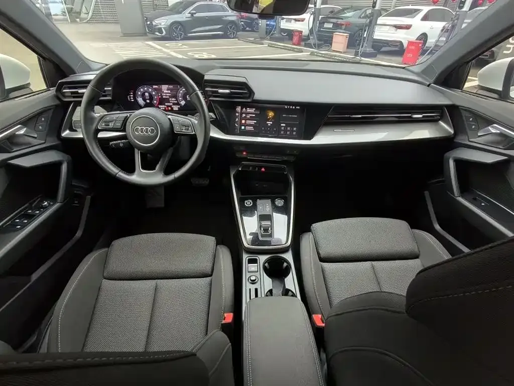 Audi A3 2023 из CN, фото 7