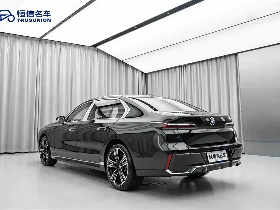 BMW 7 Series 2025 из CN, фото 9