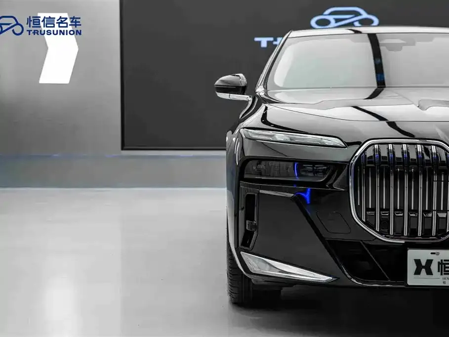 BMW 7 Series 2025 из CN, фото 8