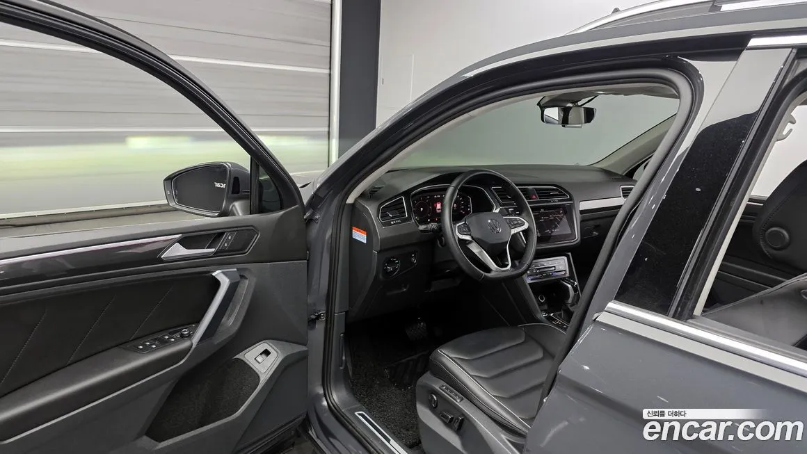 Volkswagen Tiguan 2023 из KR, фото 10