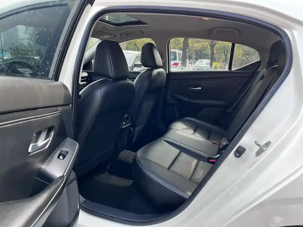 Nissan Sylphy 2022 из CN, фото 2