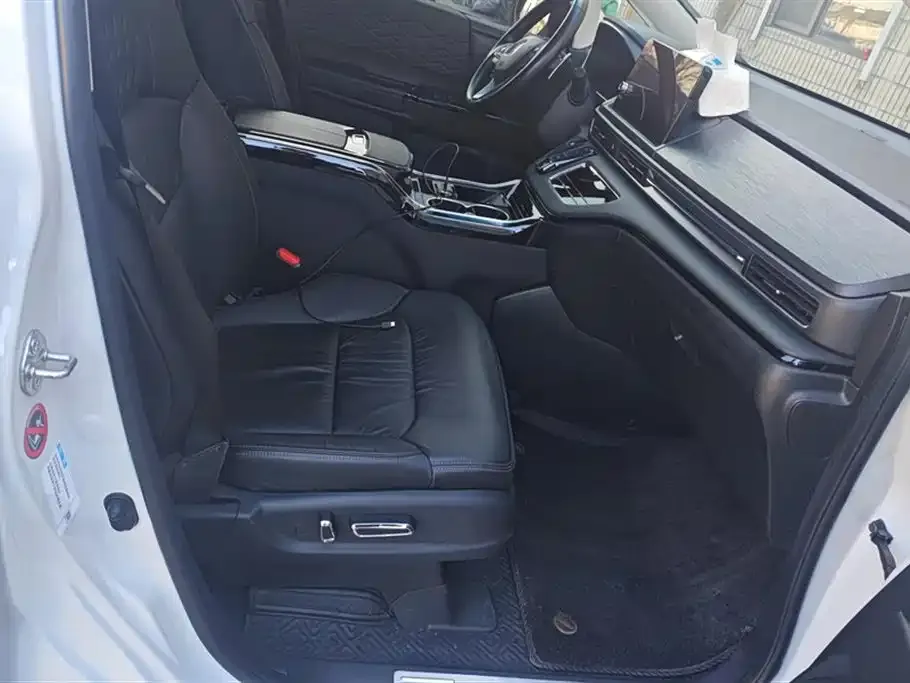 Honda Elysion 2023 из CN, фото 3