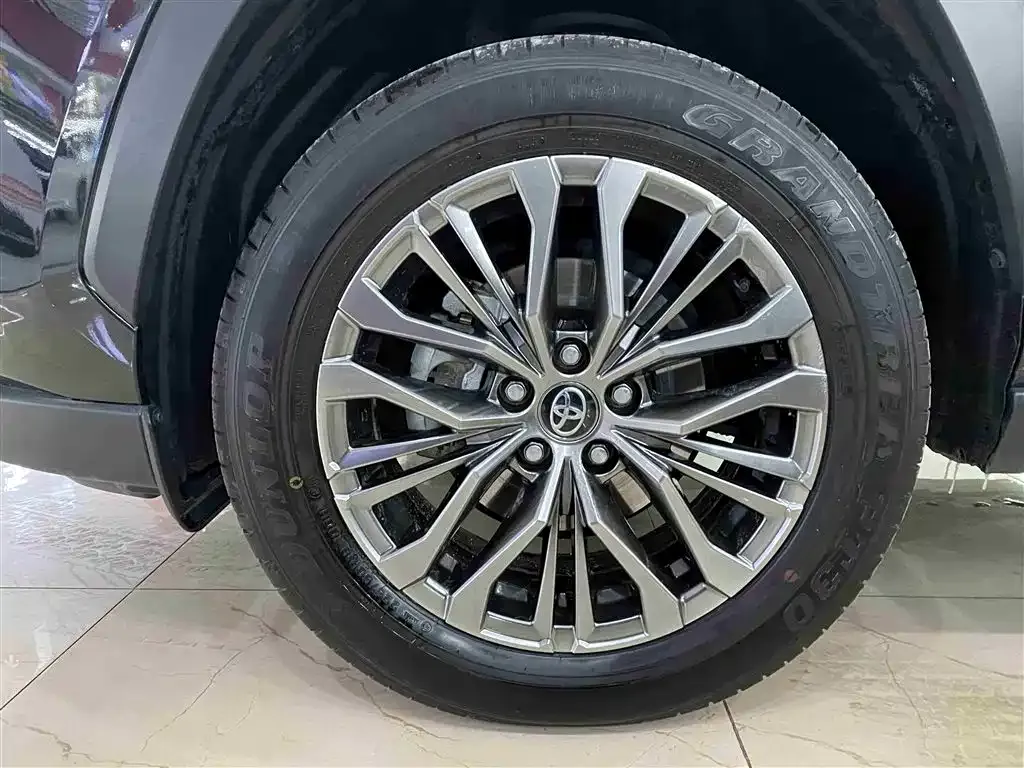 Toyota Wildlander 2023 из CN, фото 5
