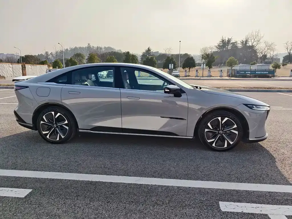 Mazda EZ-6 2024 из CN, фото 4