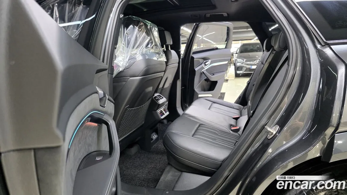 Audi e-tron 2022 из KR, фото 10